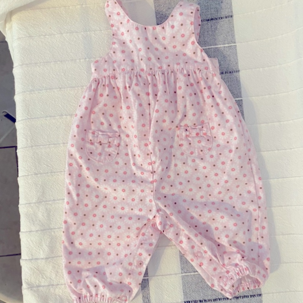 Carter’s Romper 💜